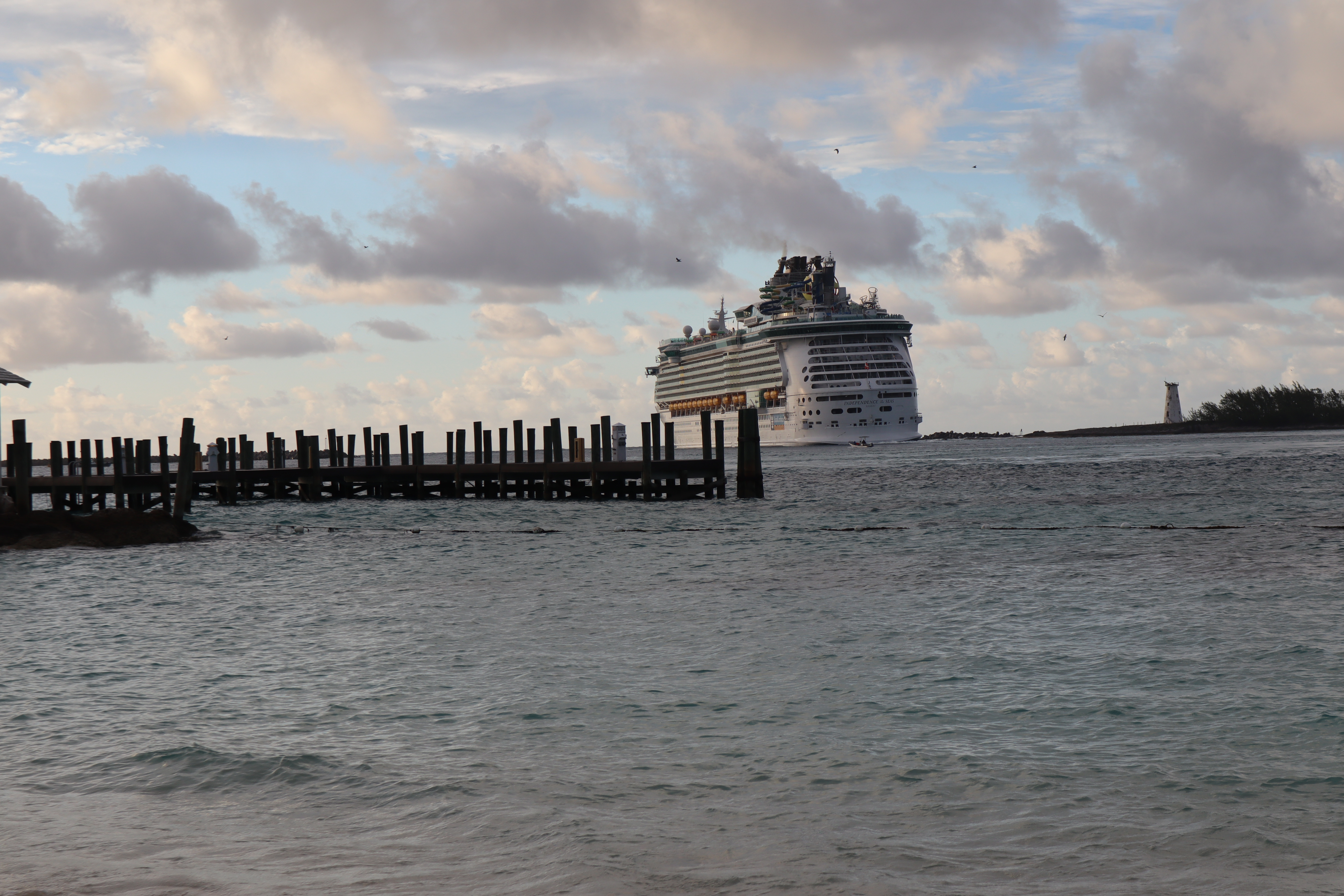 Modern Payroll in The Bahamas: Why Workzoom Is the All-in-One Solution for Today’s Organizations